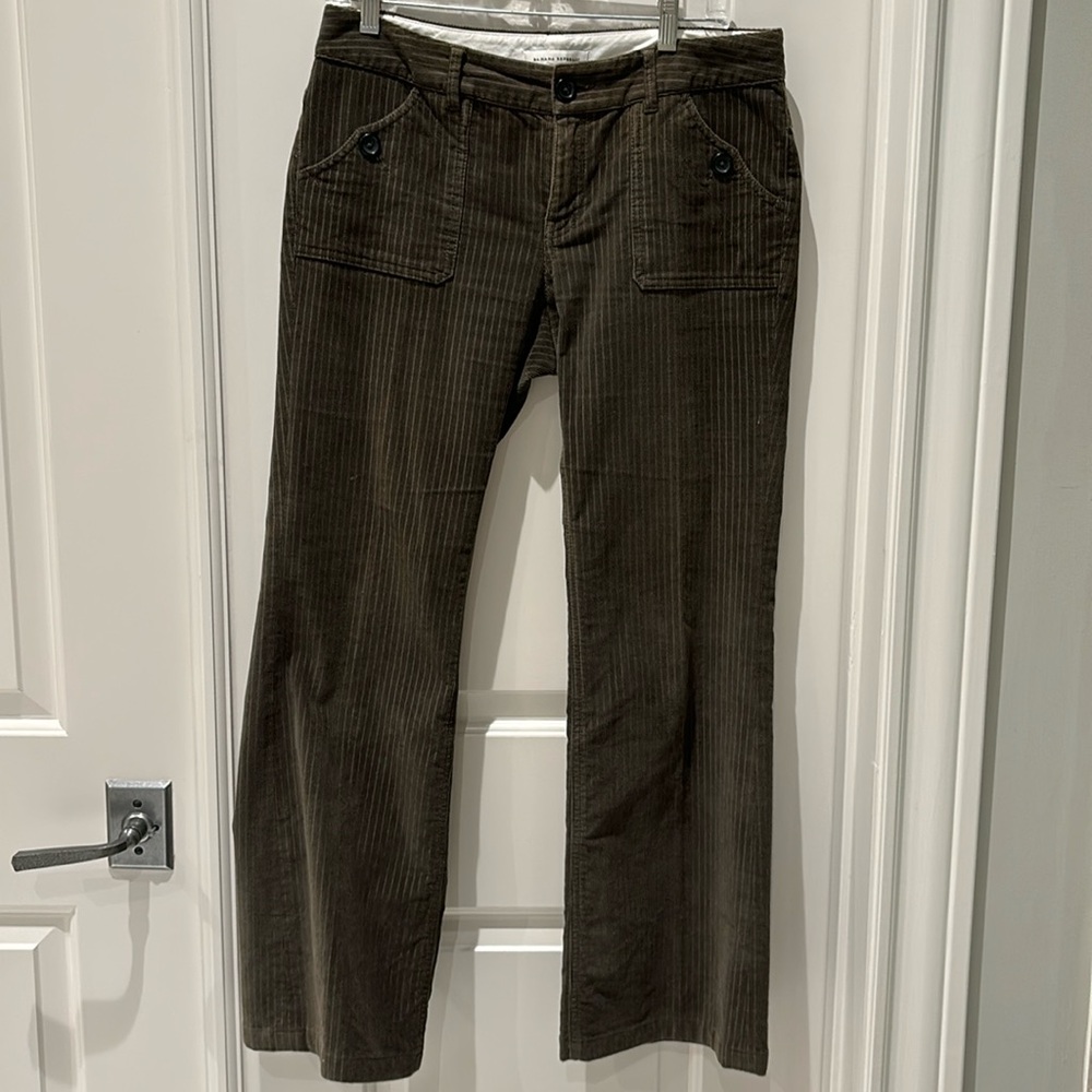 BANANA REPUBLIC olive green corduroy pants. Ankle length. Wide leg